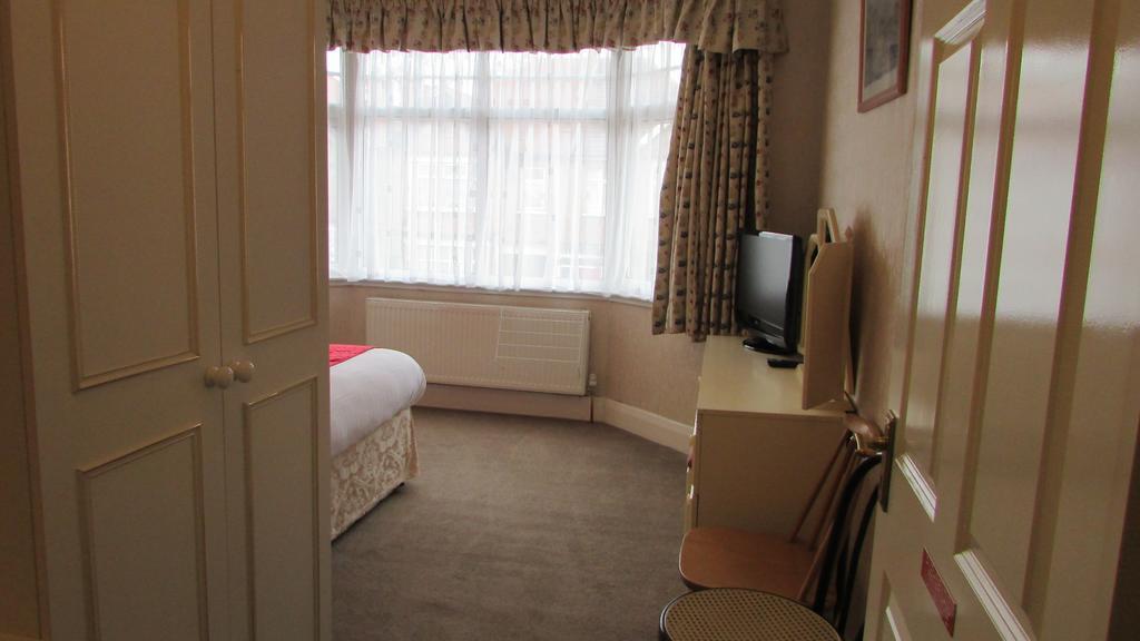 Rhondda Bed And Breakfast Харроу Экстерьер фото